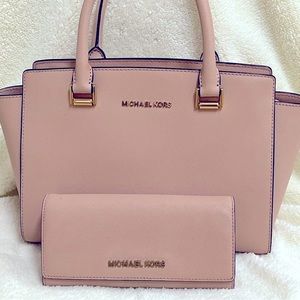 🎀Michael Kors Selma Blush Shoulder Bag W/ Wallet set 🎀
